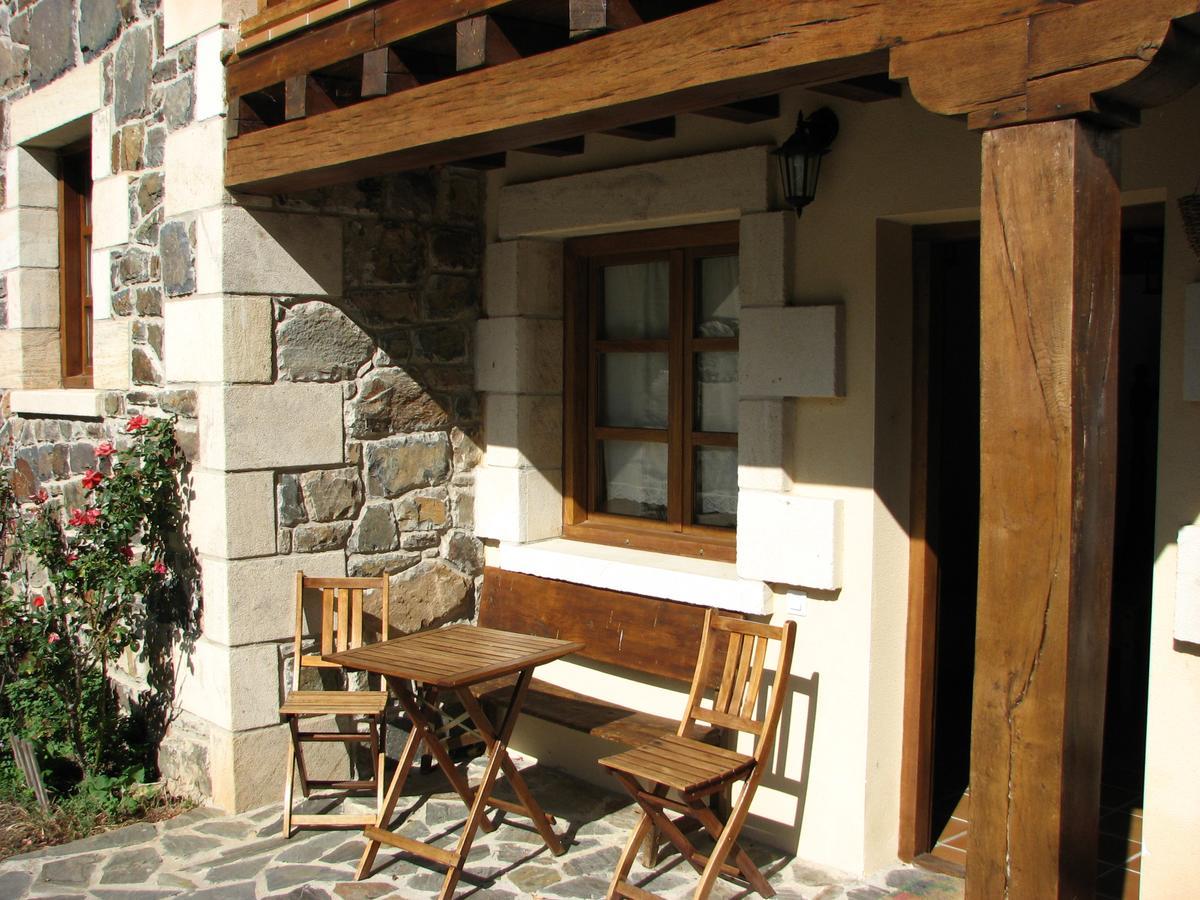 Viviendas Rurales Aldea De Dosamantes Pesaguero-La Parte Exterior photo